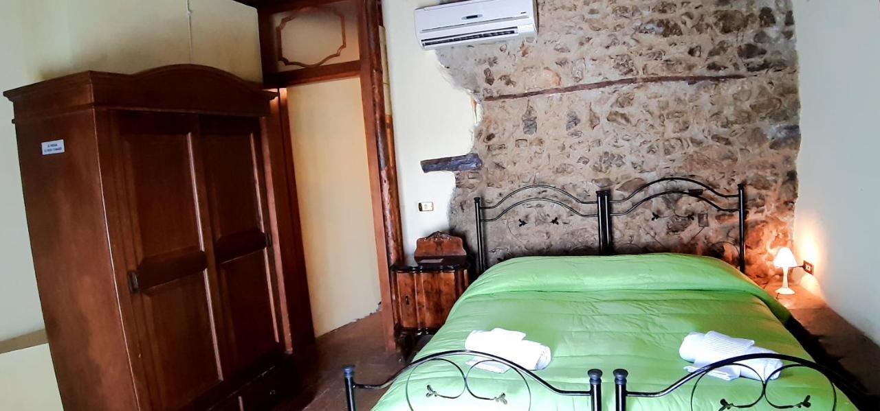 Il Castello Hotel Viggiano Buitenkant foto