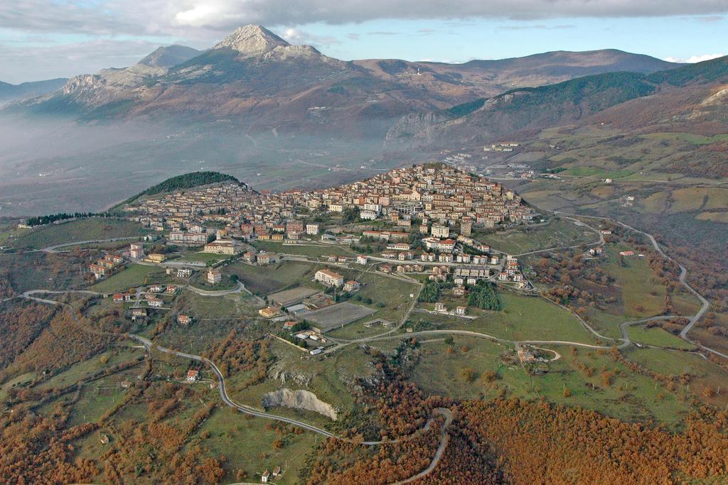 Il Castello Hotel Viggiano Buitenkant foto