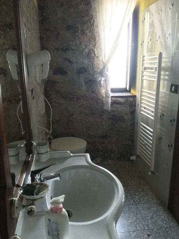 Il Castello Hotel Viggiano Buitenkant foto